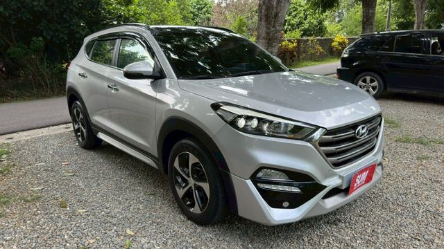 Hyundai Tucson/I-KEY/循跡防滑/電尾門/全景天窗/電動座椅/雙區恆溫空調/電動後視鏡/後座出風口  第4張相片