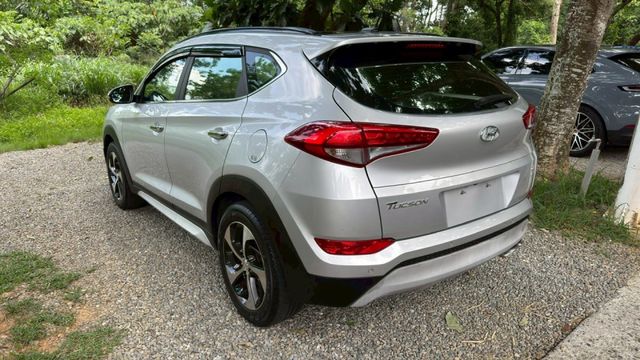 Hyundai Tucson/I-KEY/循跡防滑/電尾門/全景天窗/電動座椅/雙區恆溫空調/電動後視鏡/後座出風口  第7張相片