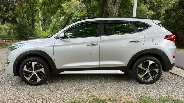 Hyundai Tucson/I-KEY/循跡防滑/電尾門/全景天窗/電動座椅/雙區恆溫空調/電動後視鏡/後座出風口  第8張相片