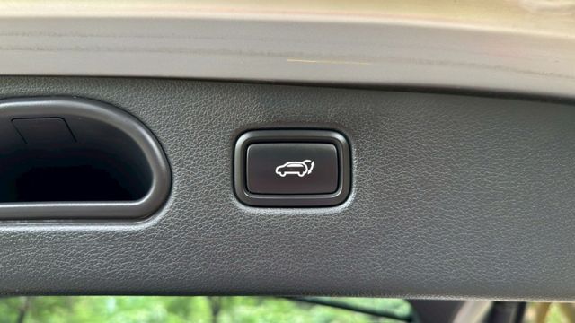 Hyundai Tucson/I-KEY/循跡防滑/電尾門/全景天窗/電動座椅/雙區恆溫空調/電動後視鏡/後座出風口  第19張相片