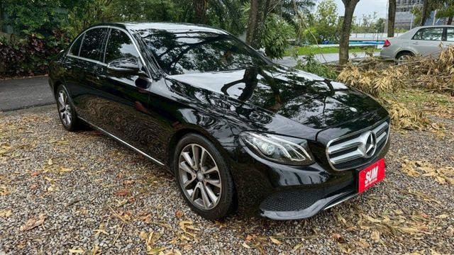 BENZ E250/I-KEY/倒車顯影/定速/天窗/雙前電動座椅/盲點偵測/雙區恆溫空調/電動後視鏡  第4張相片