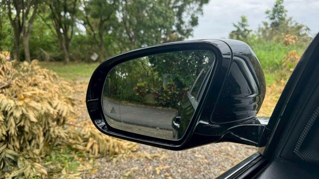 BENZ E250/I-KEY/倒車顯影/定速/天窗/雙前電動座椅/盲點偵測/雙區恆溫空調/電動後視鏡  第8張相片