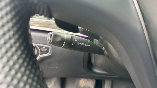 BENZ E250/I-KEY/倒車顯影/定速/天窗/雙前電動座椅/盲點偵測/雙區恆溫空調/電動後視鏡  第12張相片