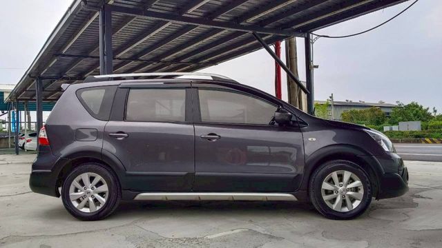 NISSAN LIVINA/I-KEY/倒車顯影/恆溫空調/抬頭顯示器/電動後視鏡/摸門  第8張相片