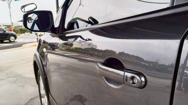 NISSAN LIVINA/I-KEY/倒車顯影/恆溫空調/抬頭顯示器/電動後視鏡/摸門  第9張相片