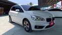 BMW 218i/I-KEY/電尾門/雙前電動座椅/怠速熄火/電動後視鏡/摸門/電子手煞車/雙區恆溫空調  第4張縮圖
