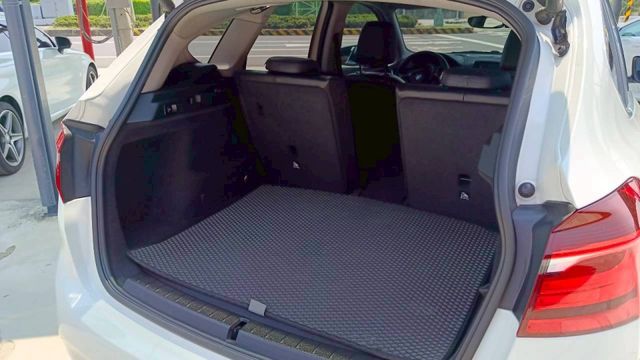 BMW 218i/I-KEY/電尾門/雙前電動座椅/怠速熄火/電動後視鏡/摸門/電子手煞車/雙區恆溫空調  第19張相片