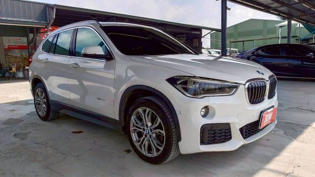 BMW X1/I-KEY/倒車顯影/記憶電動座椅/電尾門/電動後視鏡/電子手煞車/摸門/雙區恆溫空調  第3張相片