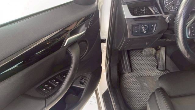BMW X1/I-KEY/倒車顯影/記憶電動座椅/電尾門/電動後視鏡/電子手煞車/摸門/雙區恆溫空調  第18張相片