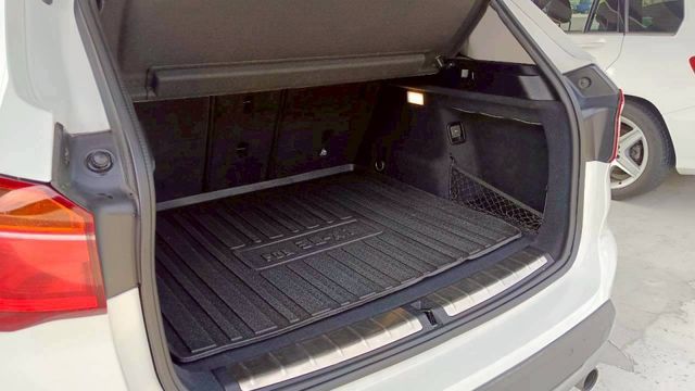 BMW X1/I-KEY/倒車顯影/記憶電動座椅/電尾門/電動後視鏡/電子手煞車/摸門/雙區恆溫空調  第19張相片