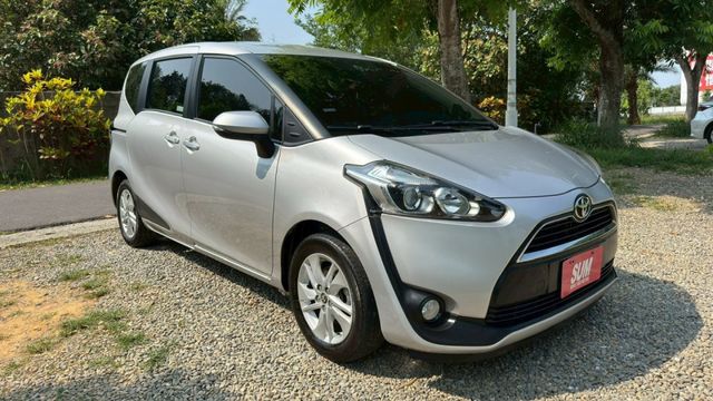 TOYOTA SIENTA/I-KEY/倒車顯影/電滑門/循跡防滑/定速/電動後視鏡/摸門/恆溫空調  第4張相片