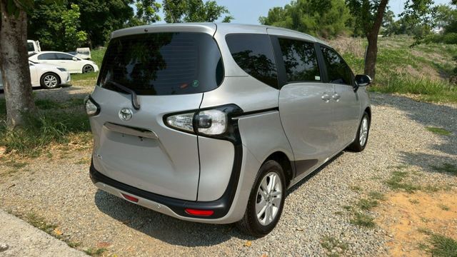 TOYOTA SIENTA/I-KEY/倒車顯影/電滑門/循跡防滑/定速/電動後視鏡/摸門/恆溫空調  第5張相片