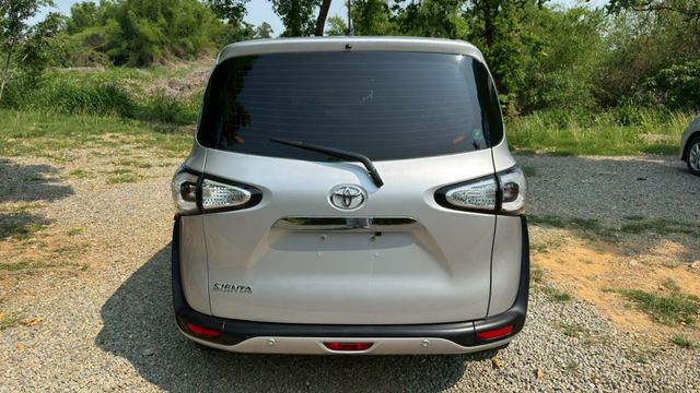 TOYOTA SIENTA/I-KEY/倒車顯影/電滑門/循跡防滑/定速/電動後視鏡/摸門/恆溫空調  第6張相片