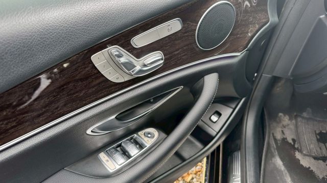 BENZ E250/I-KEY/倒車顯影/定速/天窗/雙前電動座椅/盲點偵測/雙區恆溫空調/電動後視鏡  第14張相片
