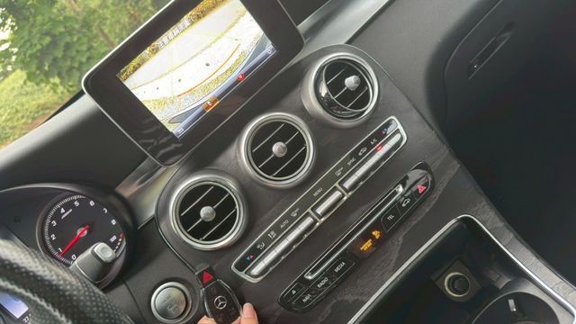 BENZ GLC300/I-KEY/倒車顯影/電尾門/盲點偵測/雙前電動座椅/循跡防滑/怠速熄火/全景天窗/定速  第12張相片