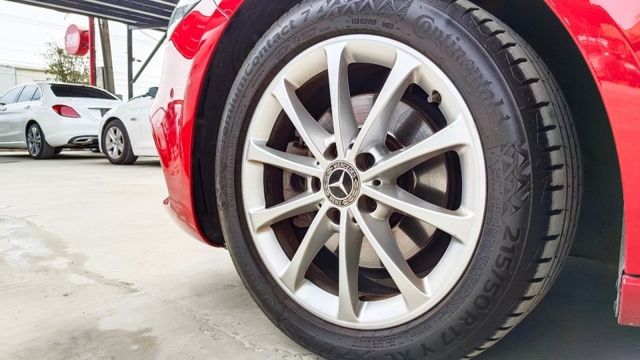 降價!!BENZ A200/I-KEY/倒車顯影/定速/記憶電動座椅/多功能方向盤  第9張相片