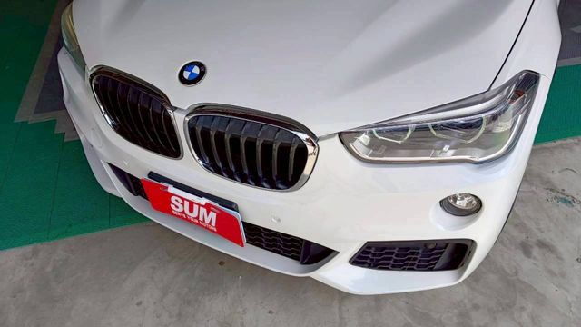 BMW X1/I-KEY/倒車顯影/記憶電動座椅/電尾門/電動後視鏡/電子手煞車/摸門/雙區恆溫空調  第7張相片