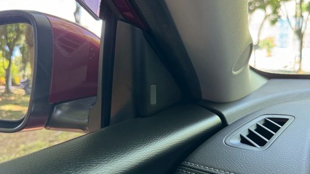 降價!!NISSAN SENTRA/尊爵智駕版/I-KEY/360度環景/跟車系統 /盲點偵測/雙區恆溫空調/電動後視鏡  第10張相片