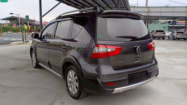 NISSAN LIVINA/I-KEY/倒車顯影/恆溫空調/抬頭顯示器/電動後視鏡/摸門  第7張相片