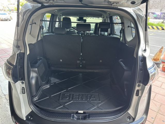 Toyota Sienta 認證車  第7張相片