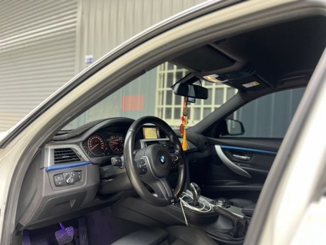 BMW寶馬 320I  第6張相片