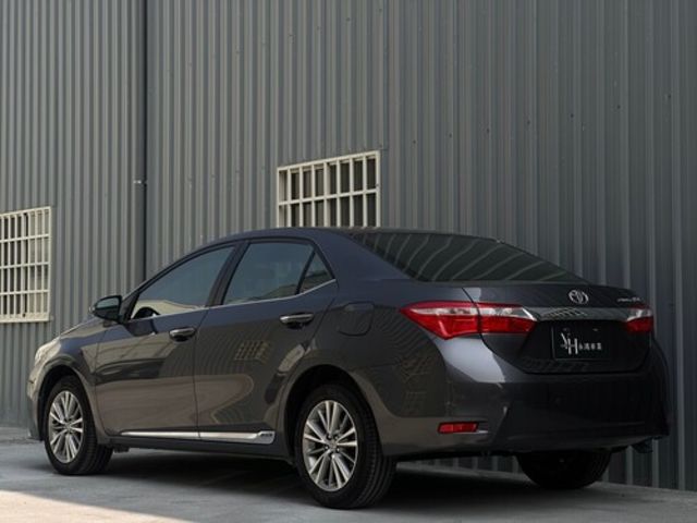 TOYOTA豐田 ALTIS  第2張相片