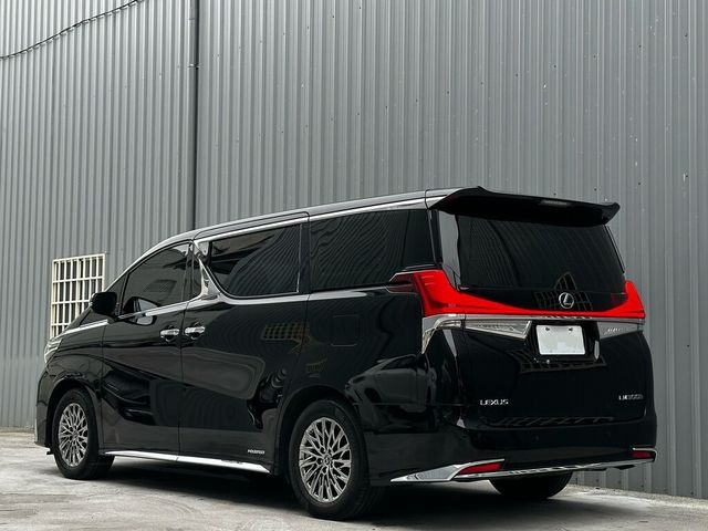 LEXUS凌志 LM300H  第3張相片