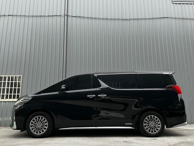 LEXUS凌志 LM300H  第5張相片