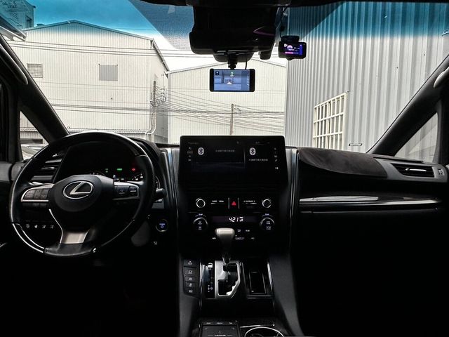 LEXUS凌志 LM300H  第11張相片