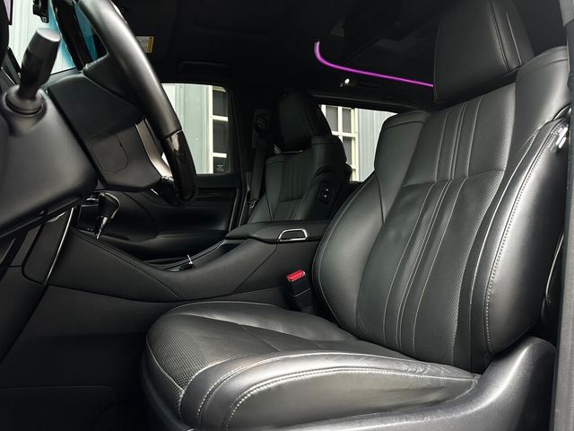LEXUS凌志 LM300H  第17張相片