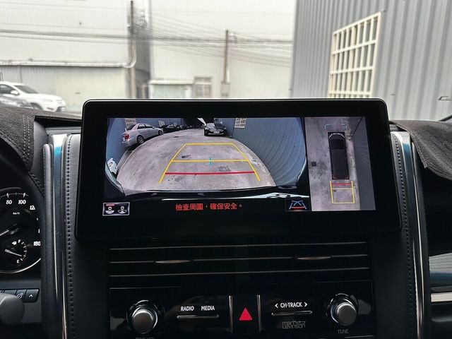 LEXUS凌志 LM300H  第23張相片
