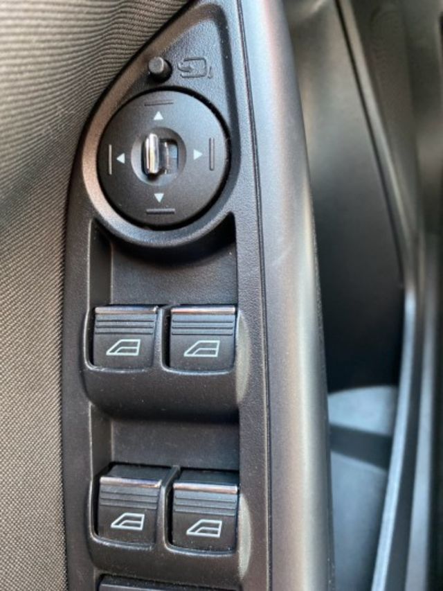 一手車 原廠保養 電折後視鏡  導航  倒車顯影 配備齊全 可認證 可保固  第10張相片