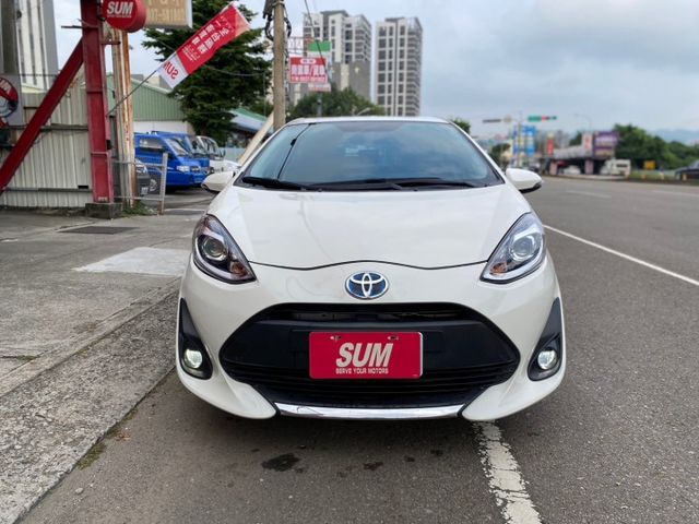 新手買車 TOYOTA 油耗低 油電混合 定速 i-key  第2張相片