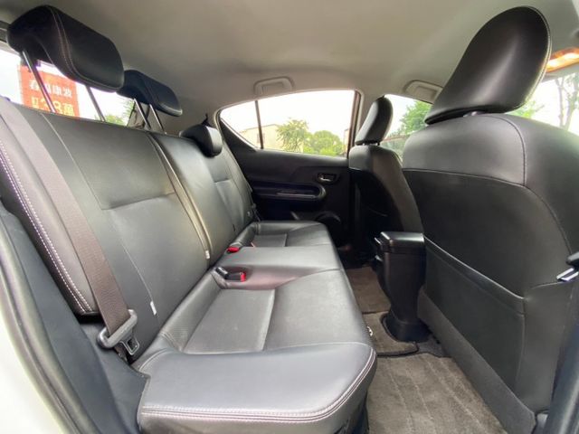 新手買車 TOYOTA 油耗低 油電混合 定速 i-key  第8張相片