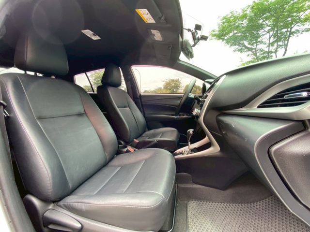 新手買車 TOYOTA 電動後視鏡 ABS 省油 通勤族  第11張相片