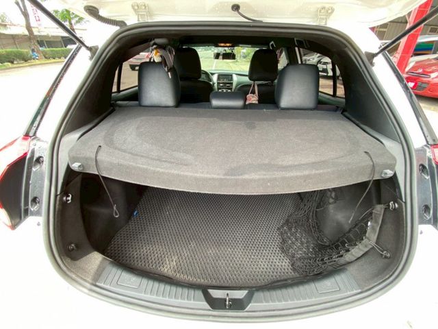 新手買車 TOYOTA 電動後視鏡 ABS 省油 通勤族  第14張相片