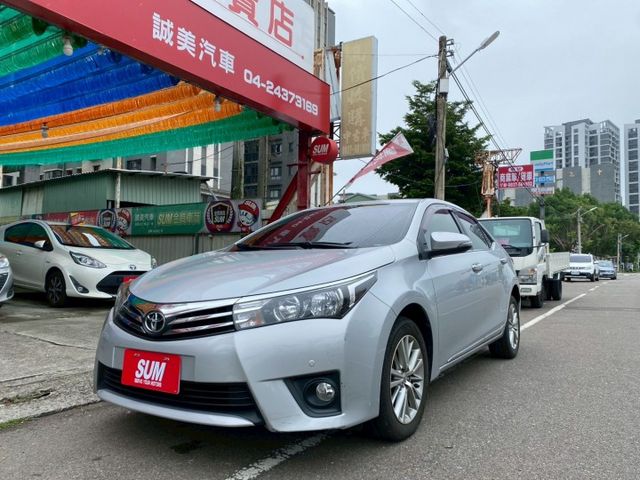 TOYOTA 轎車 免鑰啟動  恆溫 電動後視鏡 低里程 僅跑7萬多公里   防滑系統  第1張相片