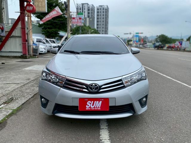 TOYOTA 轎車 免鑰啟動  恆溫 電動後視鏡 低里程 僅跑7萬多公里   防滑系統  第2張相片