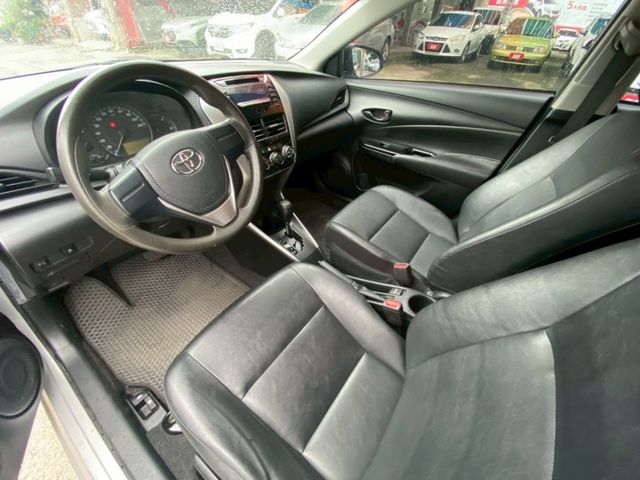 TOYOTA 轎車  通勤族  代步車 便宜賣  第4張相片