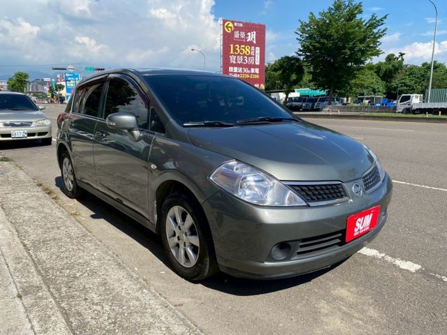 I-KEY免鑰 定速 恆溫 五門掀背車  第3張相片