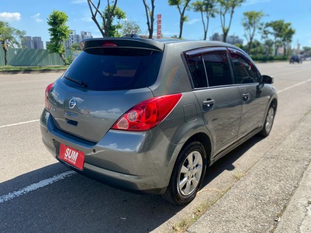 I-KEY免鑰 定速 恆溫 五門掀背車  第11張相片