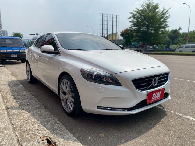 2.0柴油雙Turbo 引擎  定速巡航  第3張相片