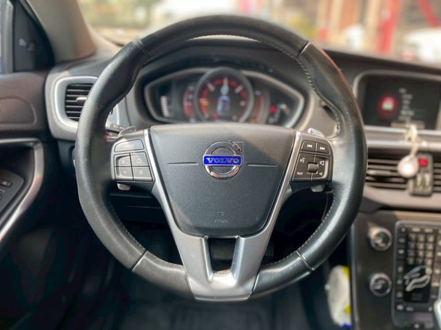 2.0柴油雙Turbo 引擎  定速巡航  第10張相片