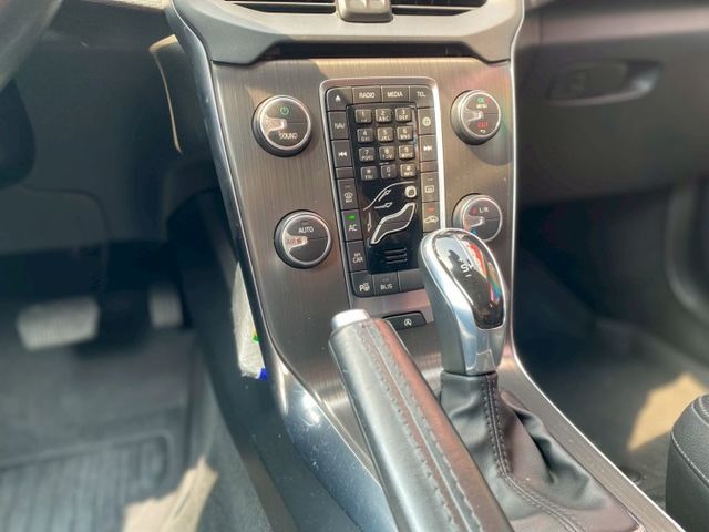 2.0柴油雙Turbo 引擎  定速巡航  第11張相片