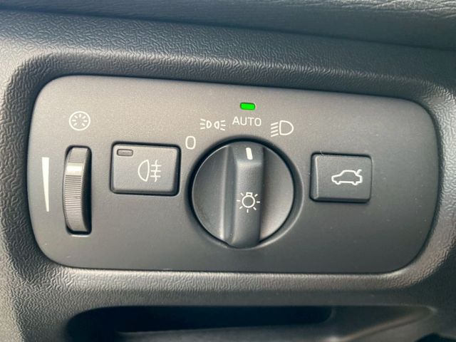 2.0柴油雙Turbo 引擎  定速巡航  第15張相片