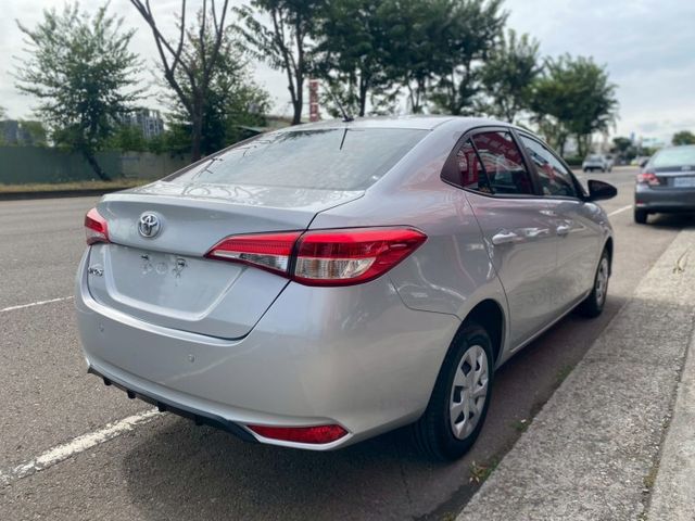 好開 沒什麼毛病 省油  SUM全省售後保固 循跡防滑  倒車雷達  第4張相片