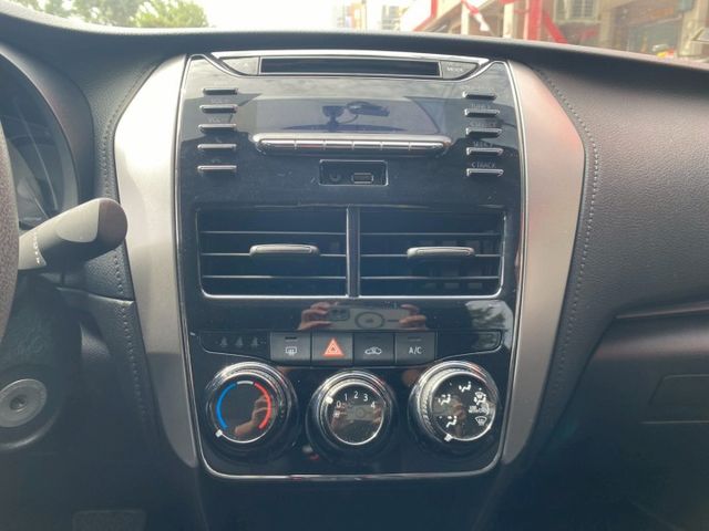 好開 沒什麼毛病 省油  SUM全省售後保固 循跡防滑  倒車雷達  第10張相片