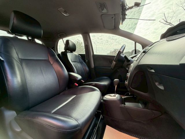 G版 恆溫  皮椅  電動後視鏡 實車在店 車況優  第9張相片