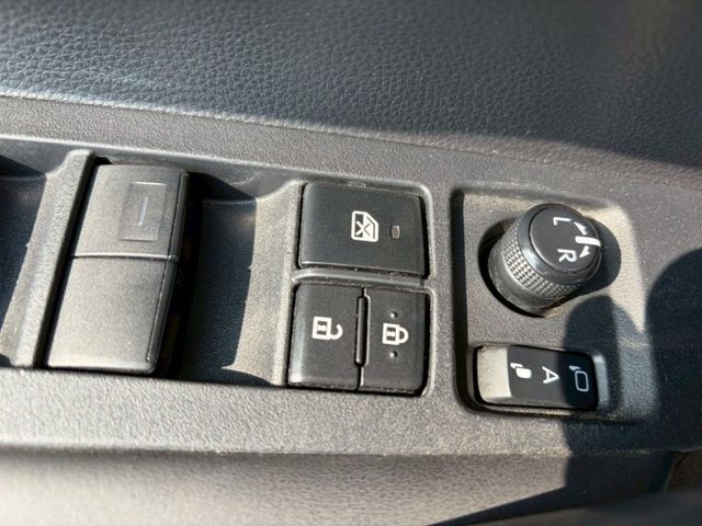 油電ALTIS 尊爵版 ACC跟車 盲點偵測 電動後視鏡 可認證  第13張相片