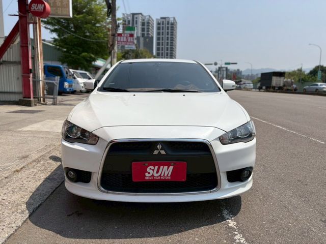 日本原裝進口 皮椅 定速 I-KEY 5門掀背車  第2張相片